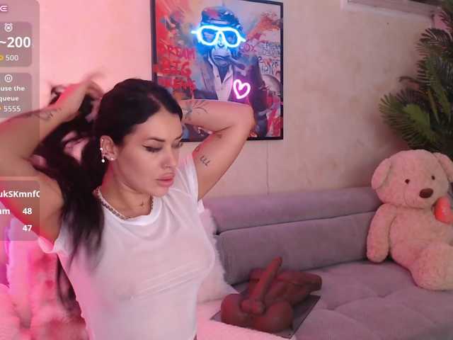 LaylaCruz live cam on BongaCams