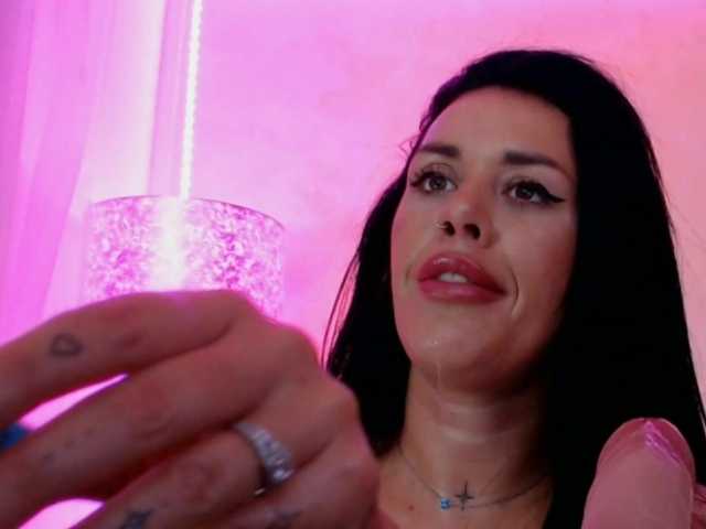 LaylaCruz live cam on BongaCams
