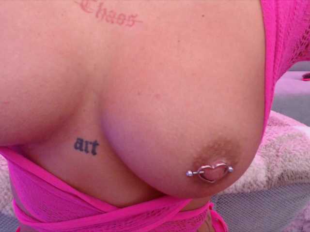 LaylaCruz live cam on BongaCams