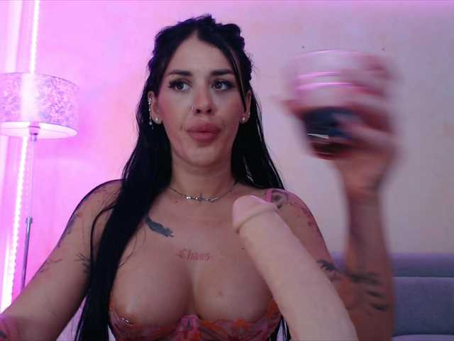 LaylaCruz's BongaCams show and profile