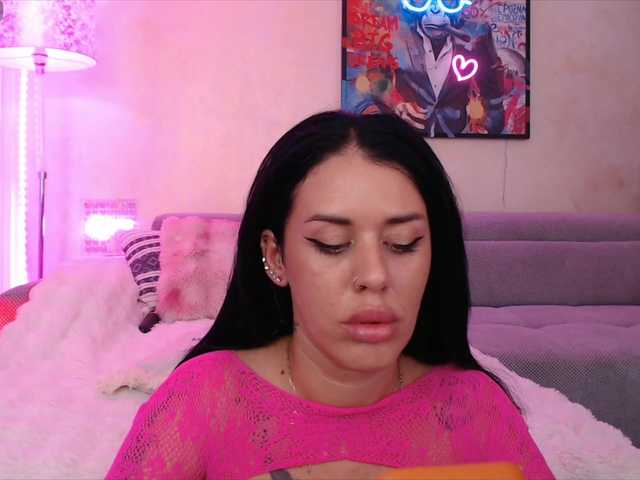 LaylaCruz live cam on BongaCams