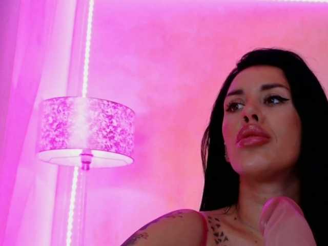 LaylaCruz live cam on BongaCams