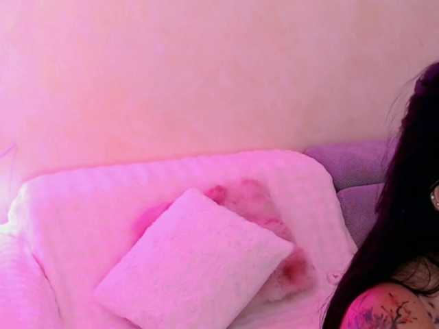 LaylaCruz live cam on BongaCams