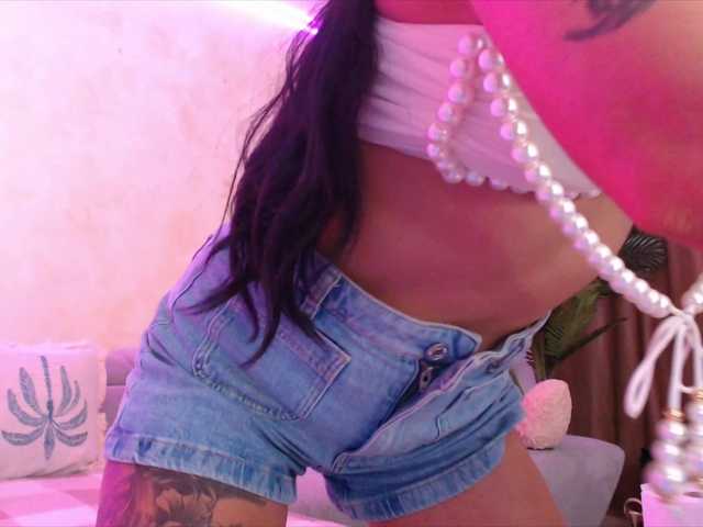 LaylaCruz live cam on BongaCams