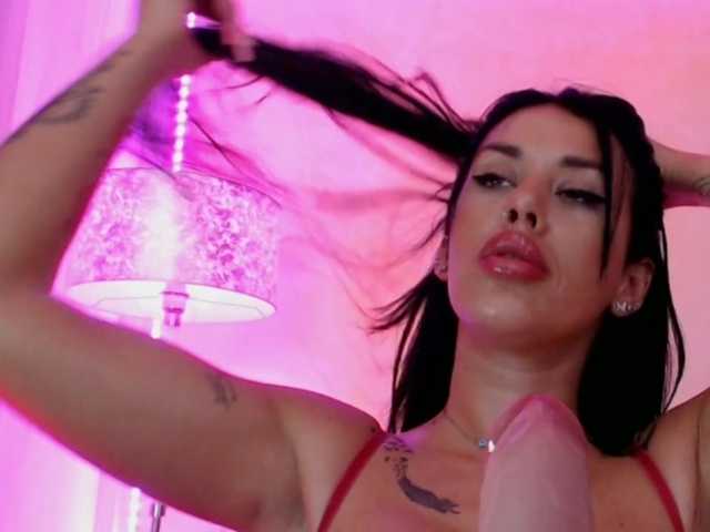 LaylaCruz live cam on BongaCams