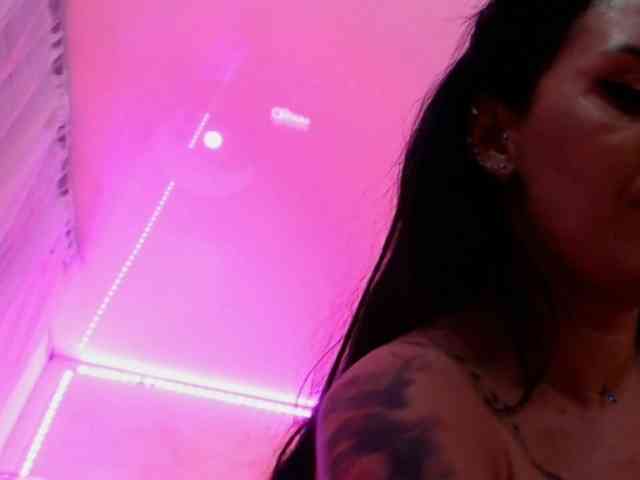 LaylaCruz webcam