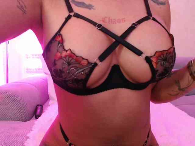 LaylaCruz webcam