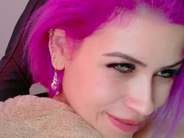 Ivypoison10 live cam on BongaCams