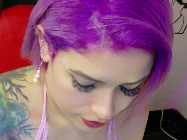 Ivypoison10's BongaCams show and profile