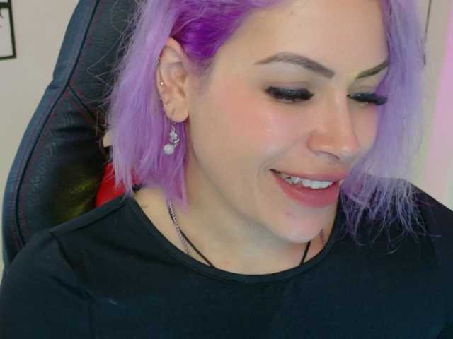 Ivypoison10 live cam on BongaCams
