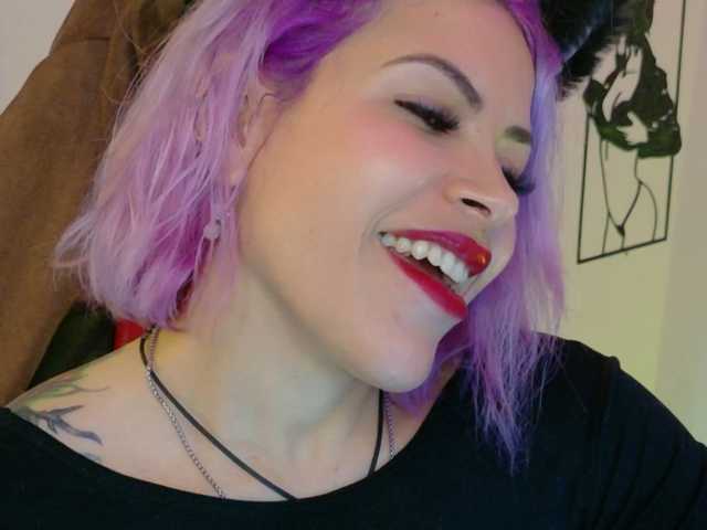 Ivypoison10 live cam on BongaCams