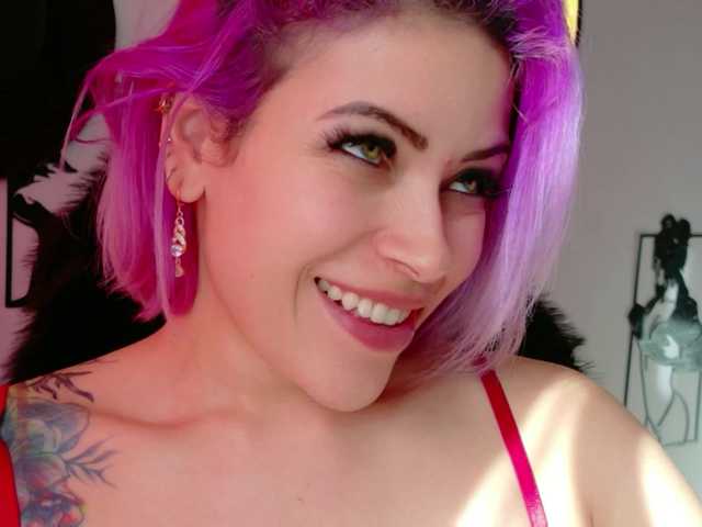 Ivypoison10 live cam on BongaCams