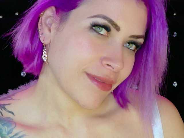 Ivypoison10 Live Cam on BongaCams