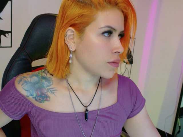 Ivypoison10 live cam on BongaCams