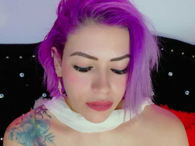 Ivypoison10 live cam on BongaCams