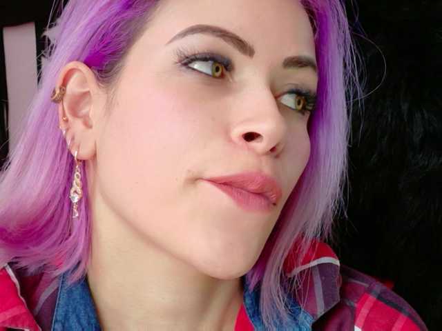 Ivypoison10 live cam on BongaCams