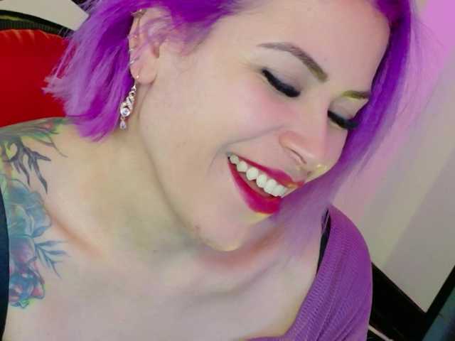 Ivypoison10 live cam on BongaCams