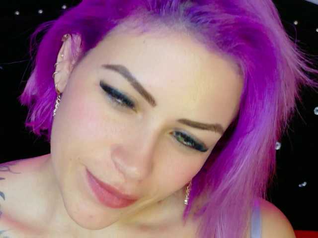 Ivypoison10 live cam on BongaCams