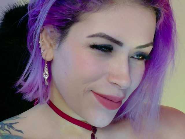 Ivypoison10 live cam on BongaCams