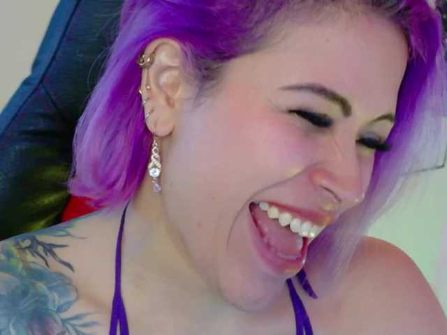 Ivypoison10 live cam on BongaCams