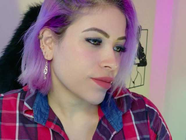 Ivypoison10 live cam on BongaCams