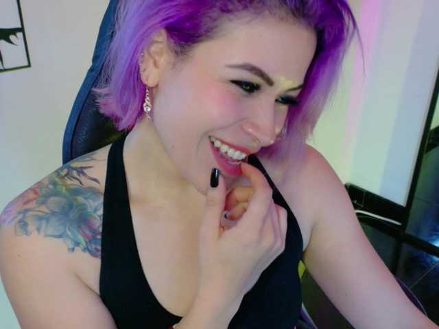 Ivypoison10 live cam on BongaCams