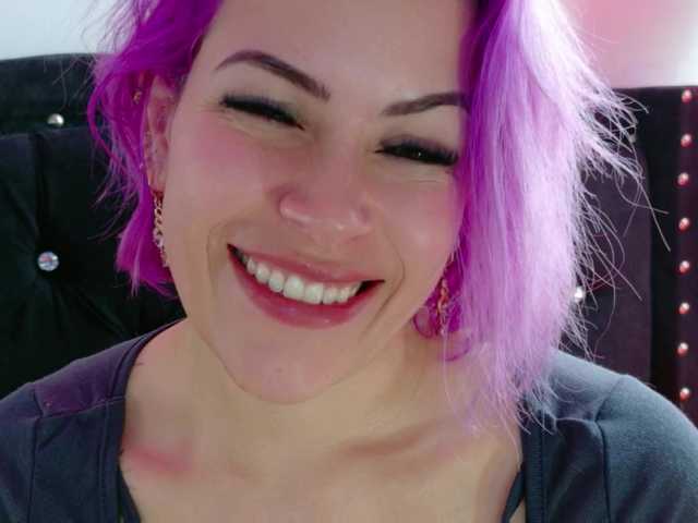 Ivypoison10 live cam on BongaCams