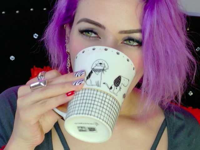ivypoison10 cam belle