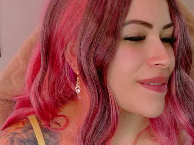 Ivypoison10 live cam on BongaCams