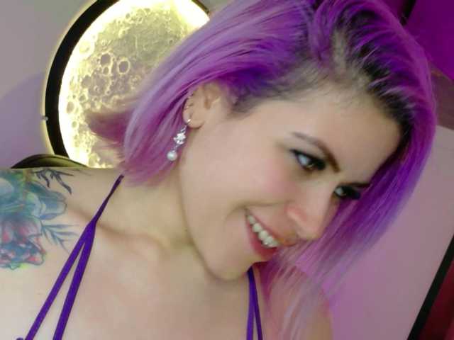 Ivypoison10 live cam on BongaCams