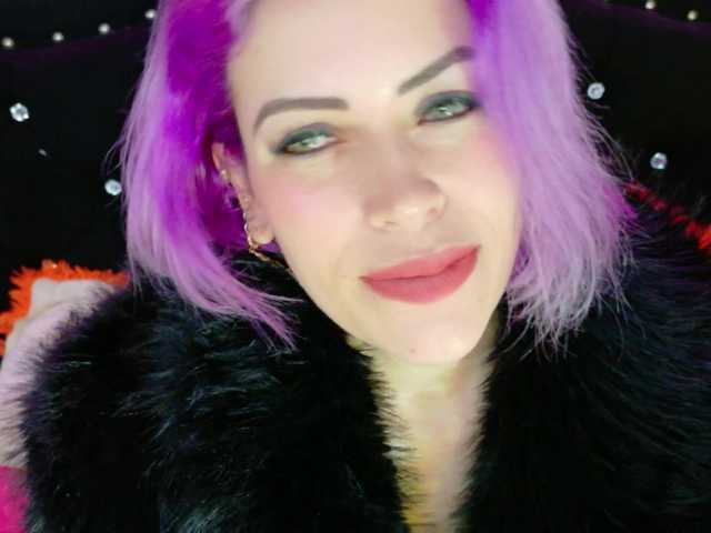 Ivypoison10 live cam on BongaCams