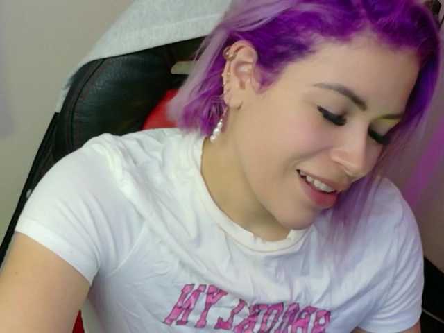 Ivypoison10's BongaCams show and profile