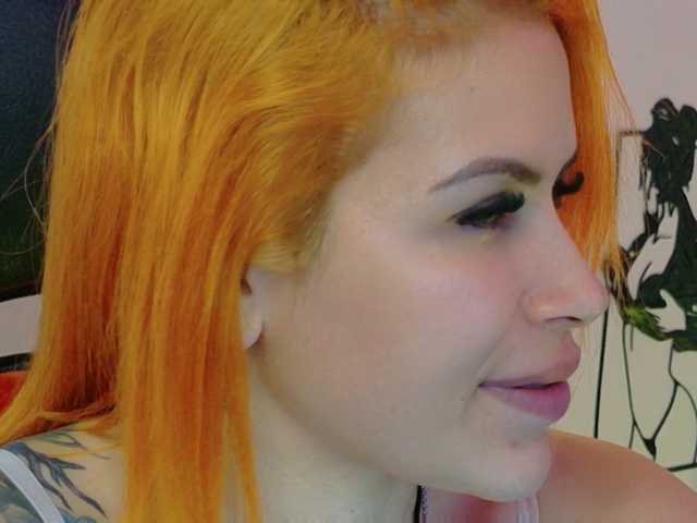 le modèle Alexa_lopez est en webcam porno dans un show sur le site bongacams, il possède les tags suivants: Latino/Hispanic,Redhead,Hairy