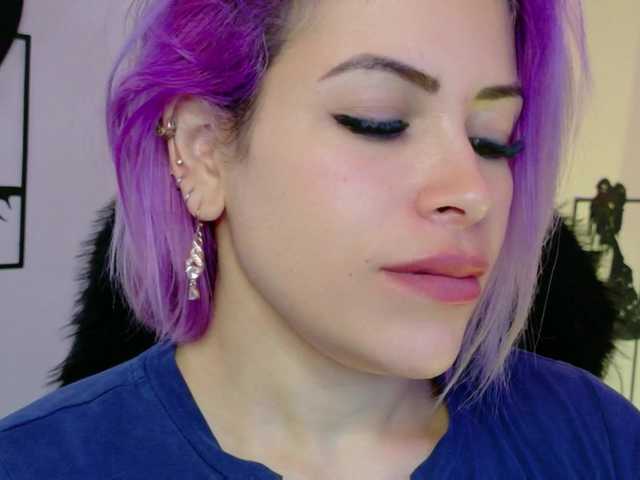 Ivypoison10 live cam on BongaCams