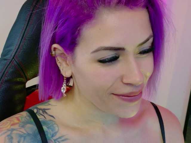 Ivypoison10 live cam on BongaCams