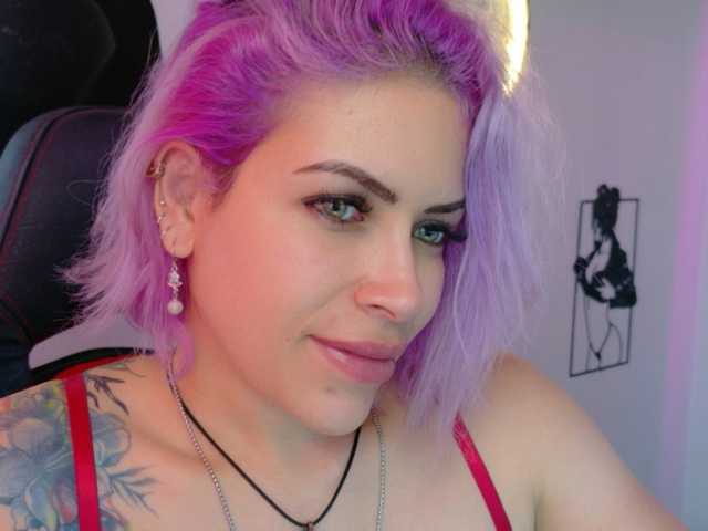 Ivypoison10 live cam on BongaCams
