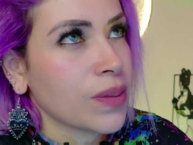 Ivypoison10 live cam