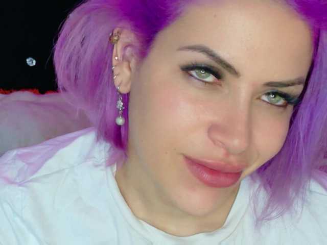 Ivypoison10 live cam on BongaCams