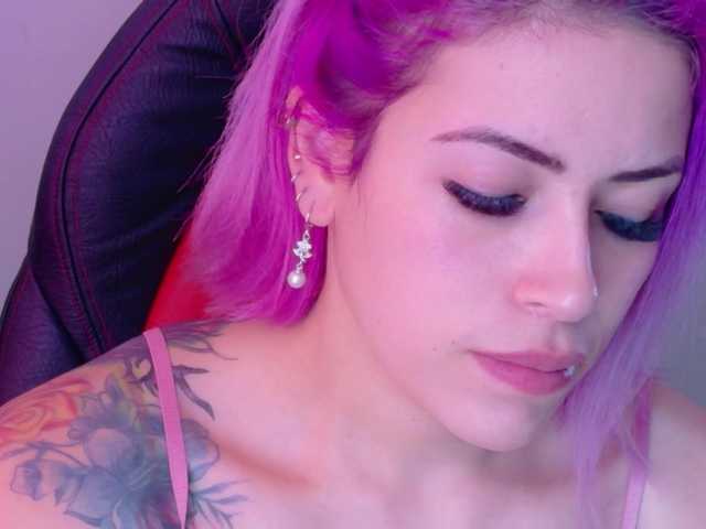 Ivypoison10 live cam on BongaCams