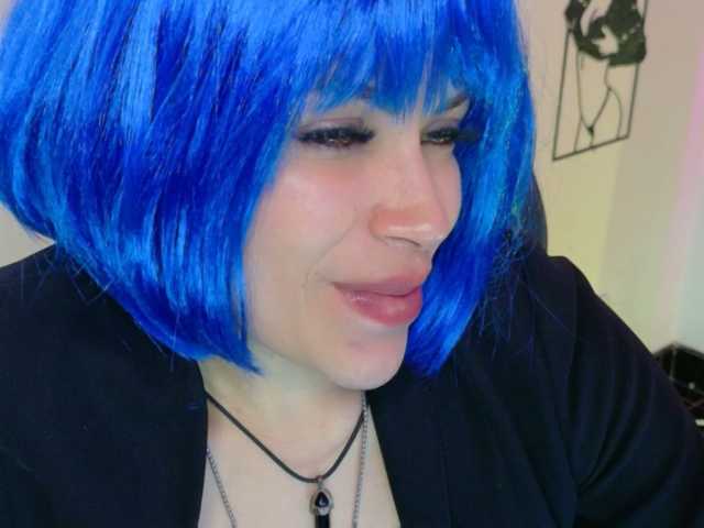 Ivypoison10 live cam on BongaCams