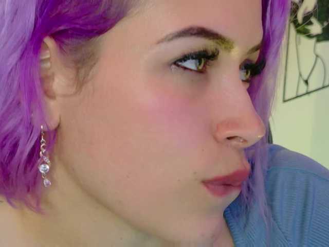 Ivypoison10 live cam on BongaCams
