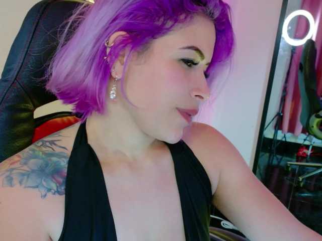 Ivypoison10 live cam on BongaCams