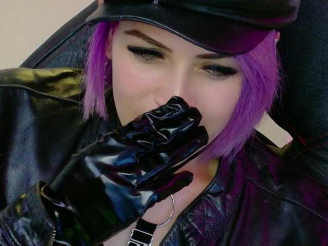 Ivypoison10 live cam on BongaCams