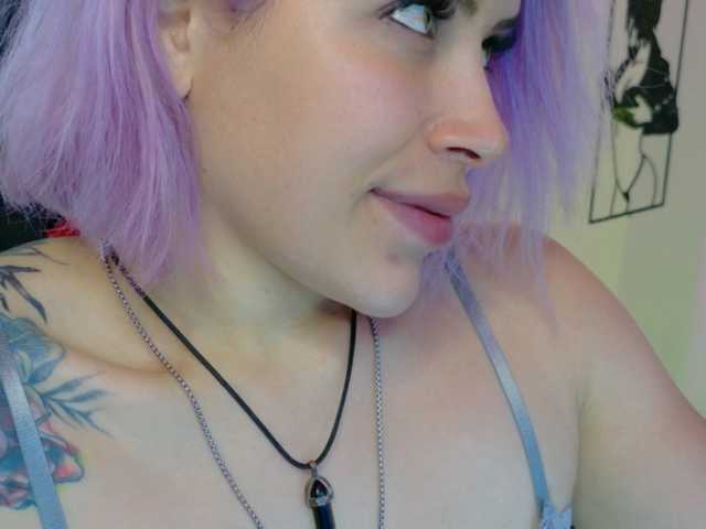 Ivypoison10 live cam on BongaCams