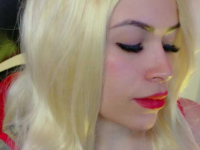 Ivypoison10 live cam on BongaCams