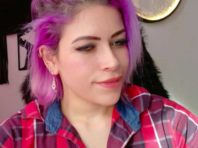 Ivypoison10 live cam on BongaCams