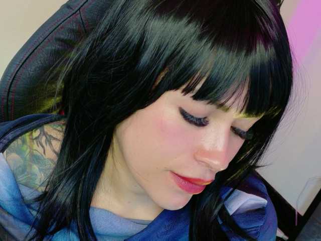 Ivypoison10 live cam on BongaCams