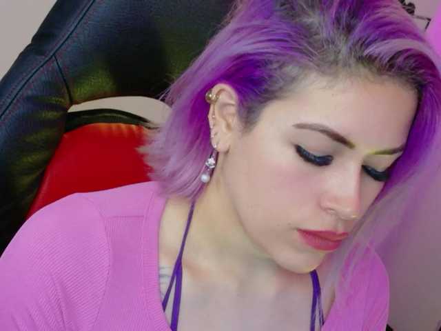 Ivypoison10 live cam on BongaCams