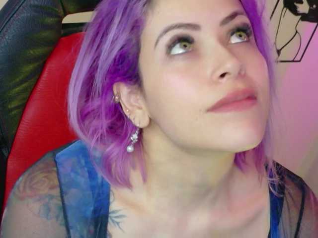 Ivypoison10 live cam on BongaCams