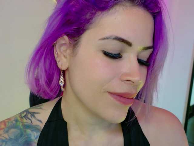 Ivypoison10 live cam on BongaCams